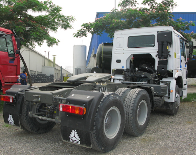 Camión tractor 371Hp-SinoTruk HOWO-ZZ4257V3241W