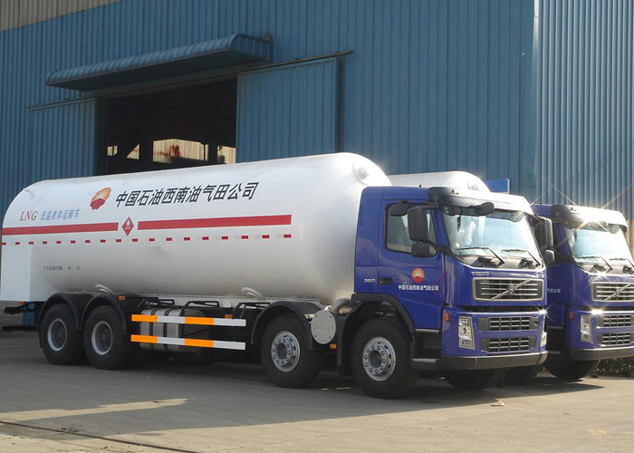Semirremolque cisterna de GNL, Buque cisterna de GNL de 20000L en tipo SKD para reacondicionamiento de camiones para gas natural líquido
