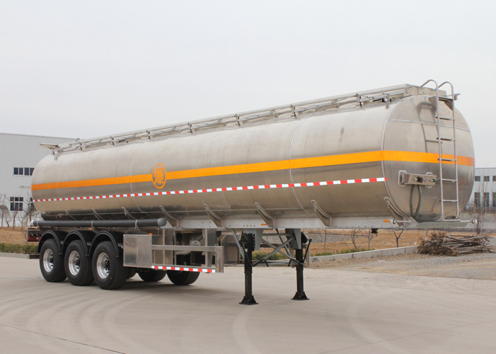Semirremolque cisterna de aluminio de 45000L con neumáticos súper individuales para metilmetano en Freeway Fuel Logistic