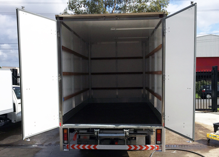 Material del núcleo de madera contrachapada con kits de paneles sándwich de PRFV / FRP y caja para carrocería de camión de carga seca, caja de camión de carga seca o remolques de furgoneta